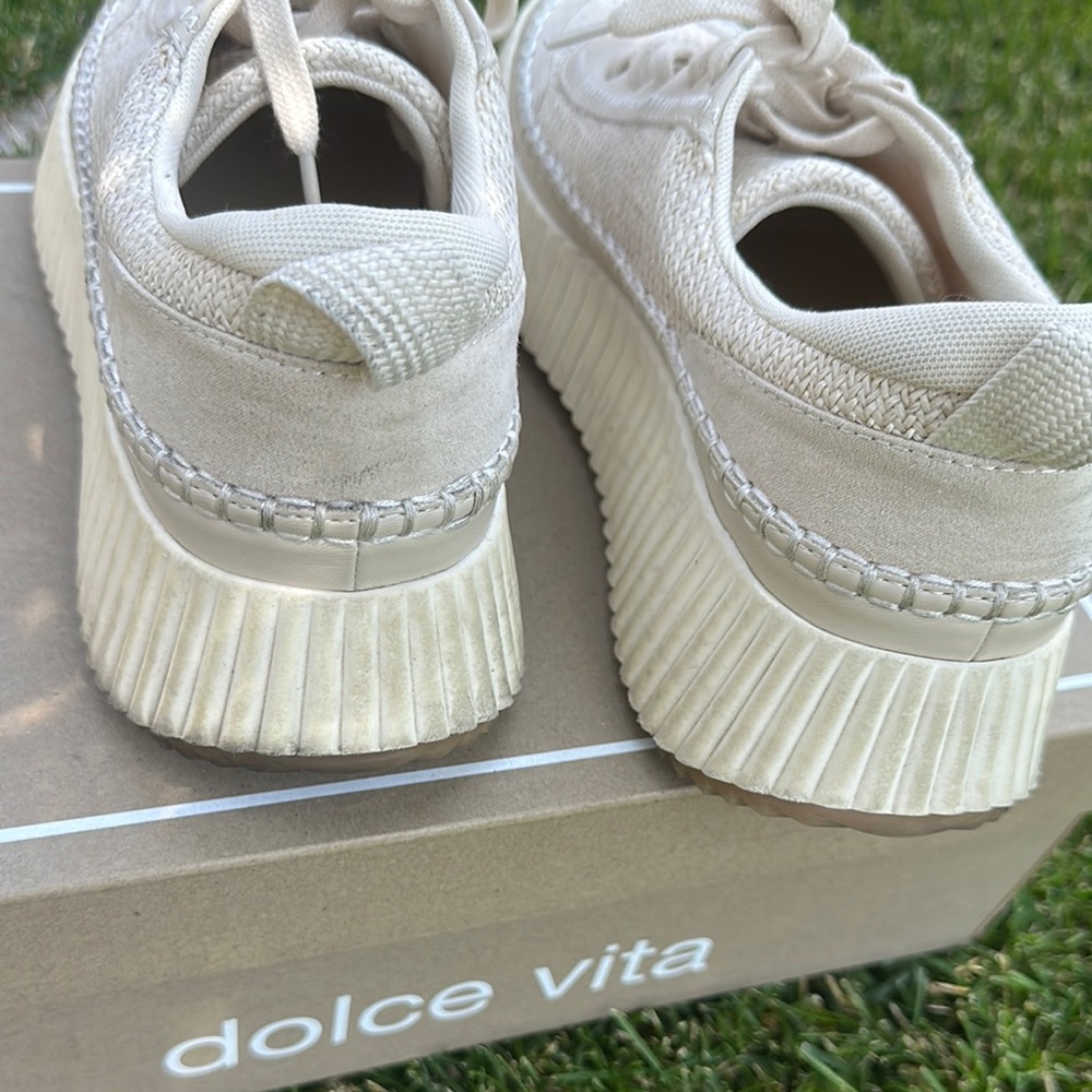 Dolce Vita Cream Sneakers with Minimalist Design - Picture 4 of 4